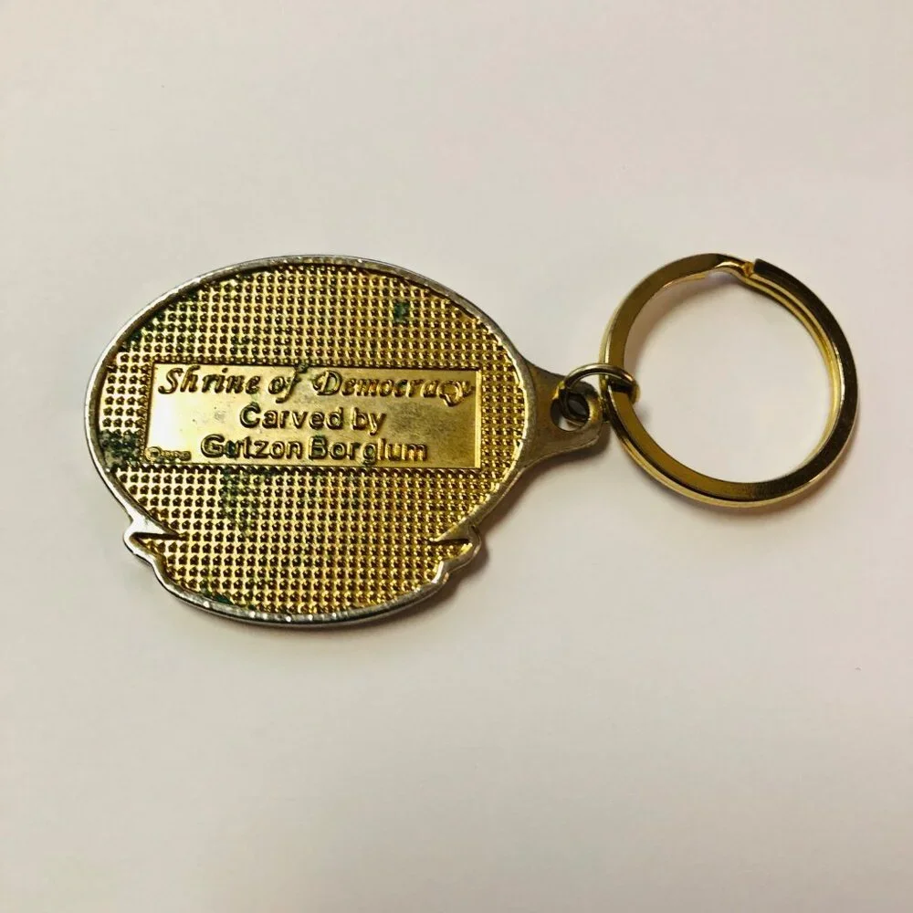 Mount Rushmore Keychain Keyring Travel Vacation Shrine of Democracy Monument